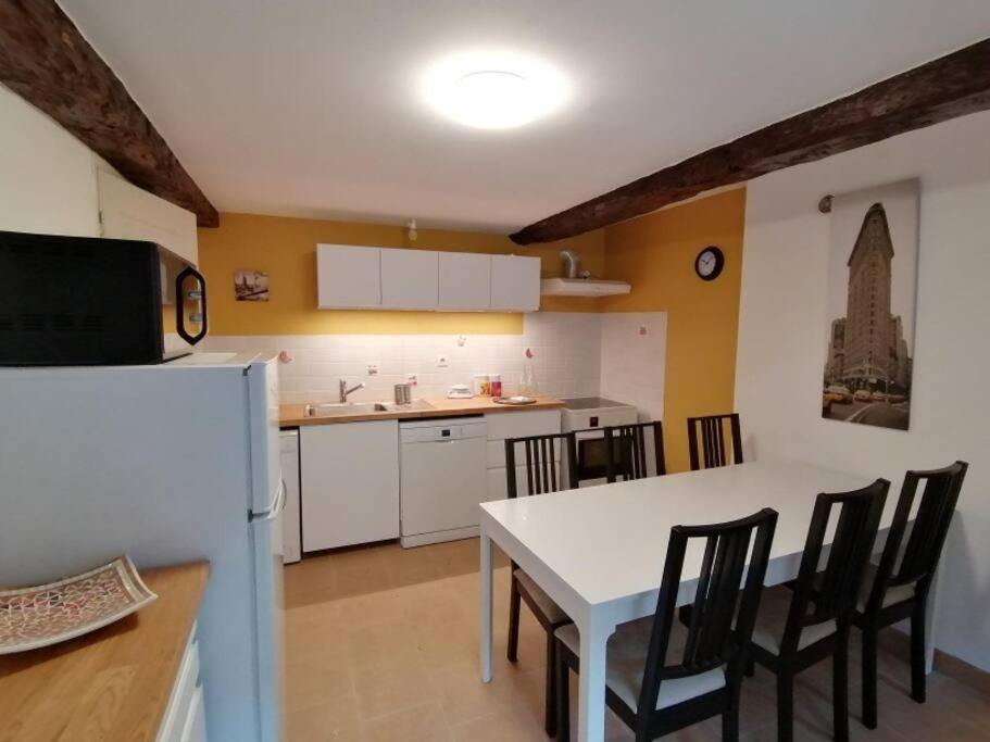 Le Blanc, Agreable Maison De Centre Ville Exterior photo
